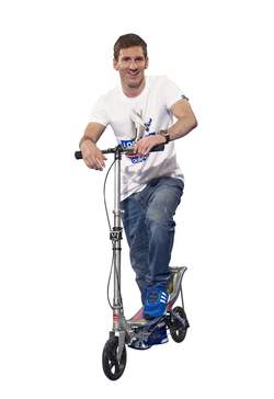 Easy2 Company strikt Messi